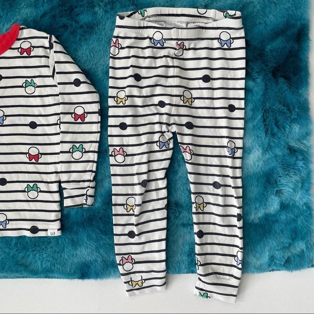 Baby Gap x Disney Toddler Girl Long Sleeve Pajama Set Size 2 years